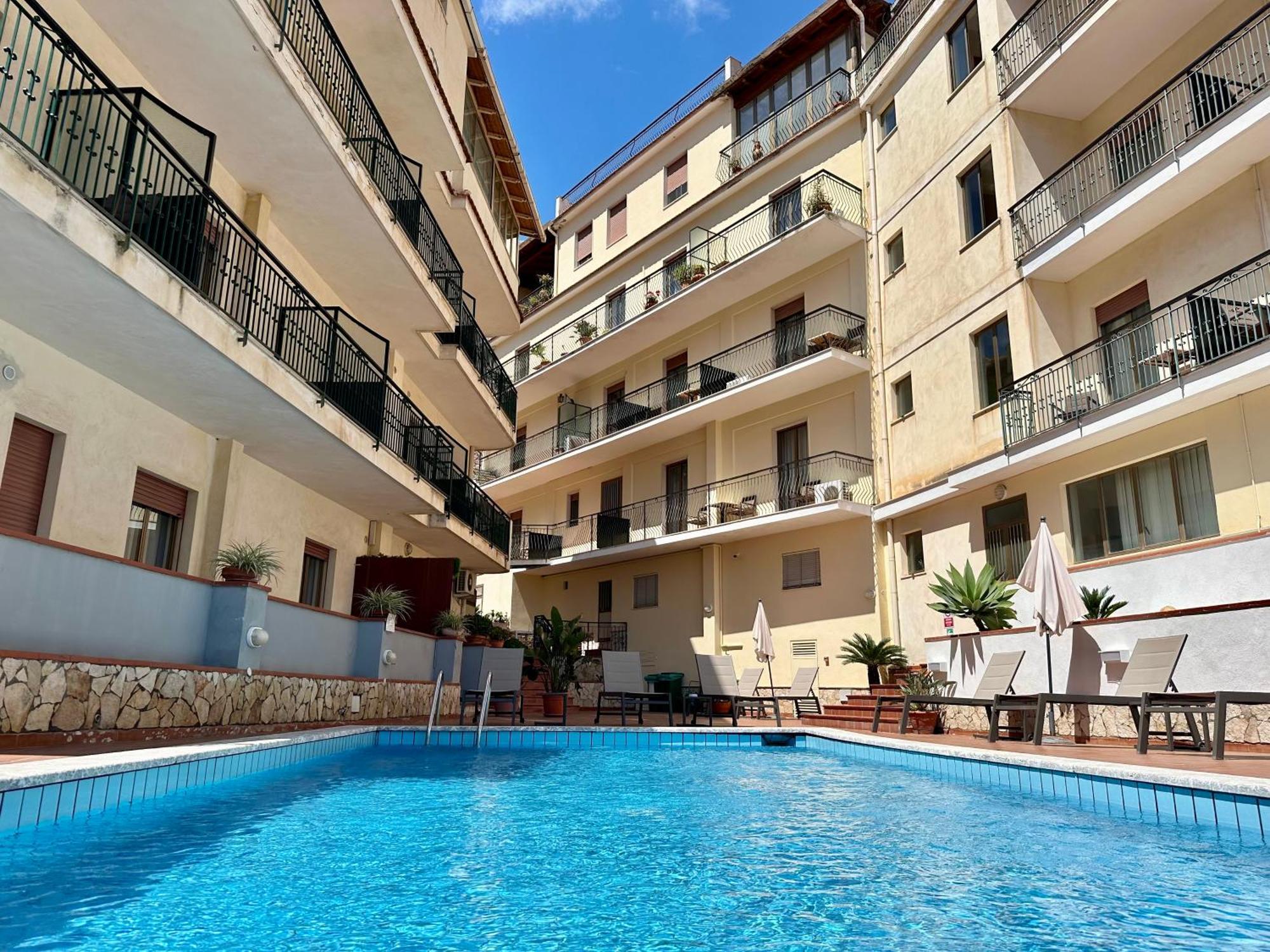 Hotel Soleado