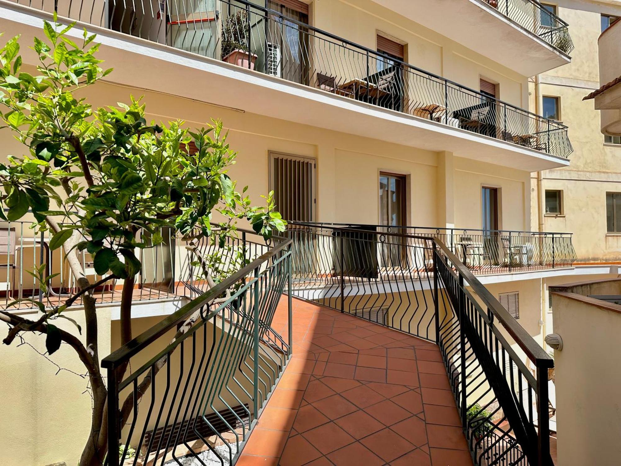 Soleado Hotel 2*
